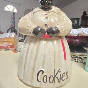 McCoy Tan Ceramic Art Piece